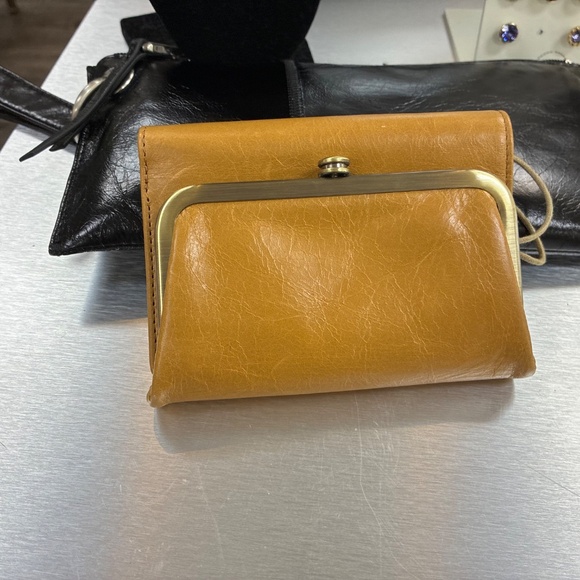 HOBO ROBIN Trifold Wallet Compact in Natural NWT - Picture 13 of 16